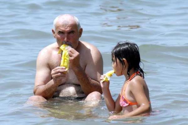 Yurdum insanı plajda 2