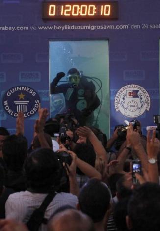 Cem Karabay'ın sudan çıkarılışı 15