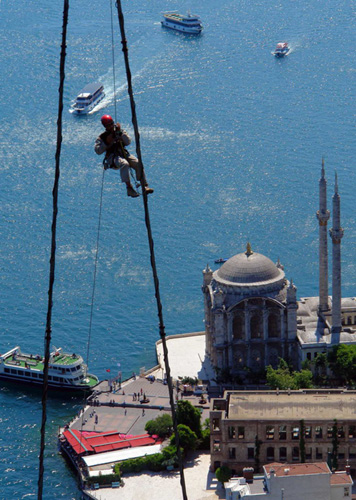 Onların İşi Tehlike 1