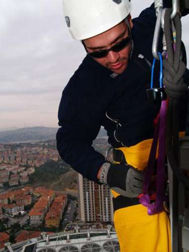 Onların İşi Tehlike 20