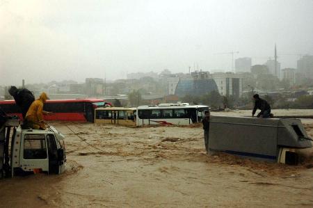İstanbul'da sel kurbanlarının sayısı artıyor 11
