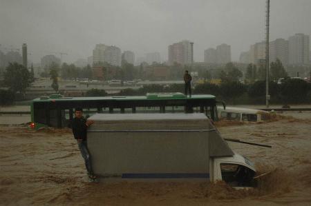 İstanbul'da sel kurbanlarının sayısı artıyor 12