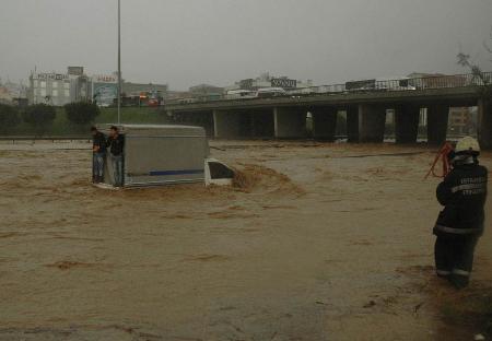 İstanbul'da sel kurbanlarının sayısı artıyor 13