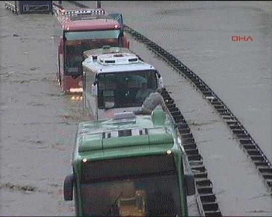 İstanbul'da sel kurbanlarının sayısı artıyor 19