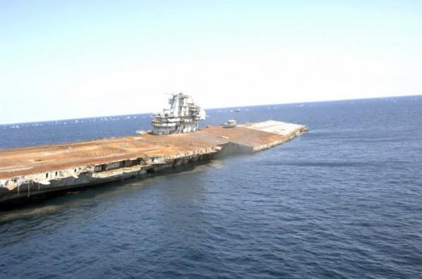 Amerikan Savaş Gemisi Böyle Battı 11