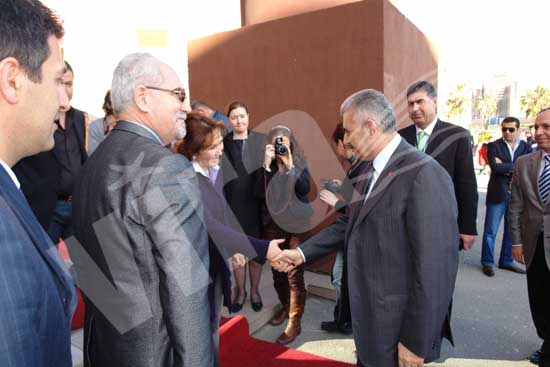 Bakan Yıldırım katılımcılar ve ziyaretçilerle yakından ilgilendi 2