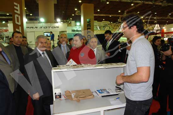 Bakan Yıldırım katılımcılar ve ziyaretçilerle yakından ilgilendi 33