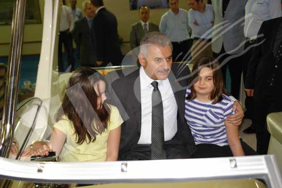 Bakan Yıldırım katılımcılar ve ziyaretçilerle yakından ilgilendi 38