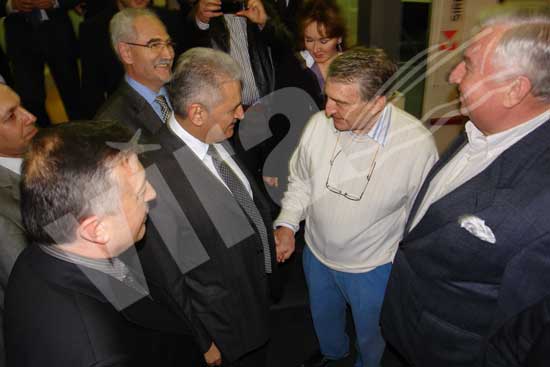 Bakan Yıldırım katılımcılar ve ziyaretçilerle yakından ilgilendi 47