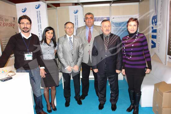 Bakan Yıldırım katılımcılar ve ziyaretçilerle yakından ilgilendi 54