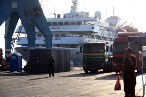 Yardım gemisinden çıkan malzemeler 7