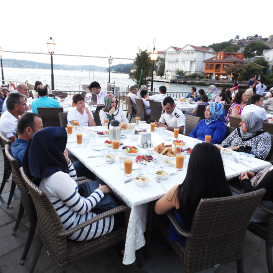 Dentur Avrasya ailesi iftarda buluştu 7