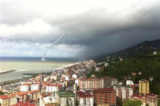 Rize'de hortum çıktı. 10