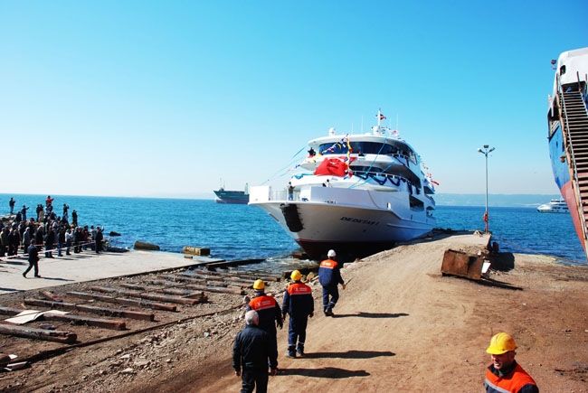 Dentur Avrasya, Dedetaş-1'i denize indirdi 4