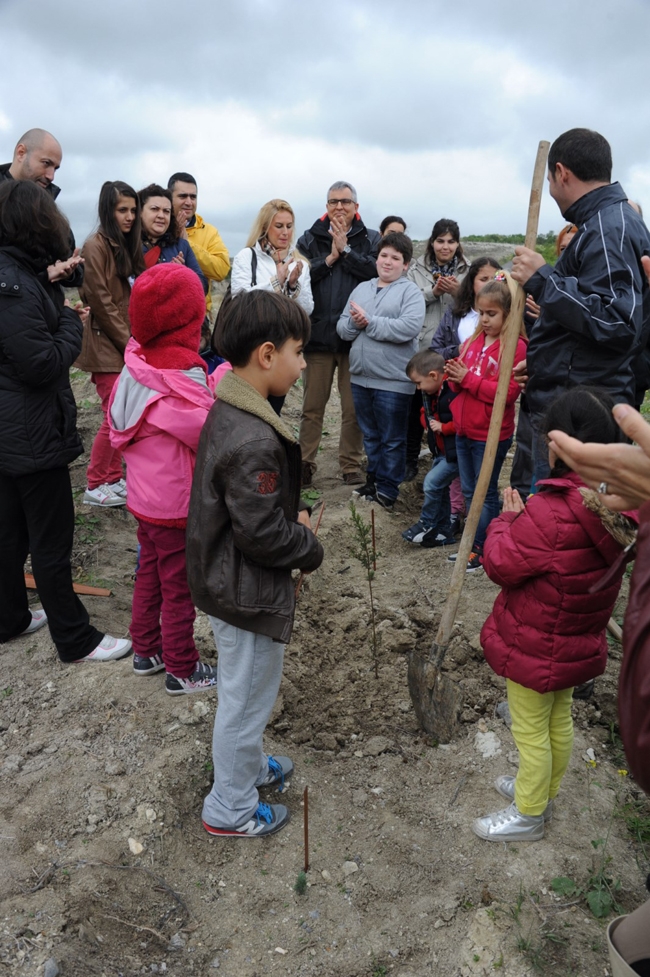 İMEAK DTO Hatıra Ormanı'na fidanlar dikildi 4
