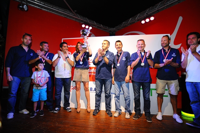 9.Vodafone Red Famous Cup sona erdi 12