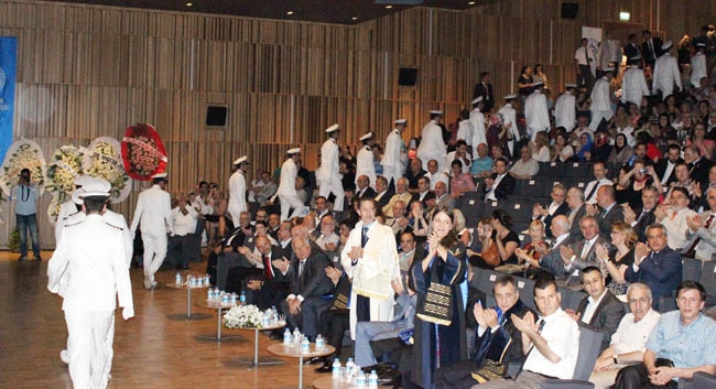 PRÜ, ilk mezunlarını dünya denizlerine armağan etti 1