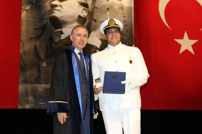 PRÜ, ilk mezunlarını dünya denizlerine armağan etti 26