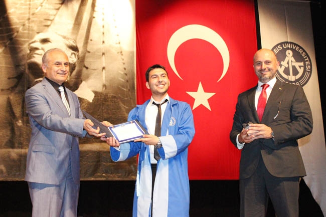 PRÜ, ilk mezunlarını dünya denizlerine armağan etti 30