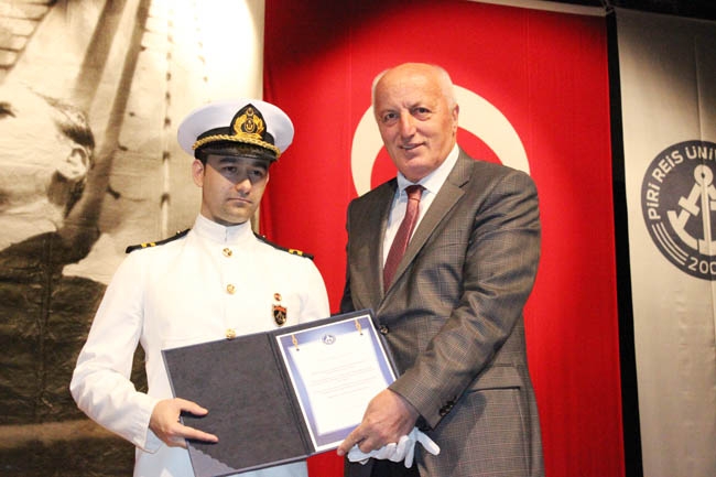 PRÜ, ilk mezunlarını dünya denizlerine armağan etti 31