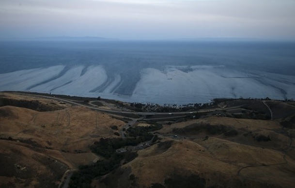 21 bin galon petrol okyanusa sızdı 7