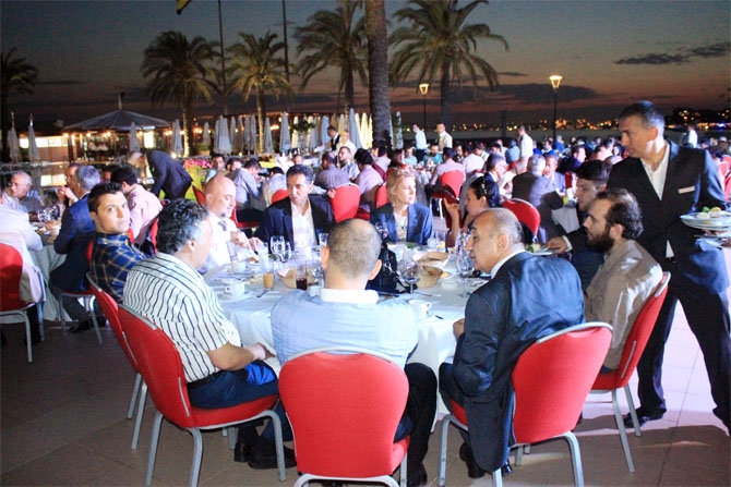 Onursan'dan geleneksel iftar yemeği 1