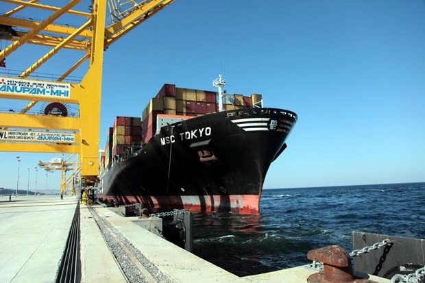 Asyaport'a ilk gemi yanaştı 1