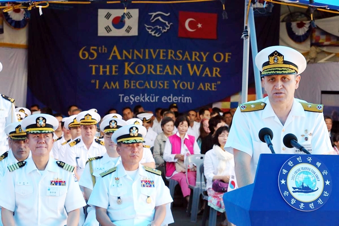 Kore Donanması'na ait iki gemi İzmir'e geldi 3