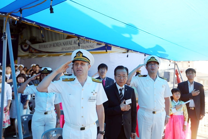 Kore Donanması'na ait iki gemi İzmir'e geldi 4