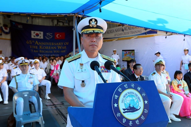 Kore Donanması'na ait iki gemi İzmir'e geldi 7