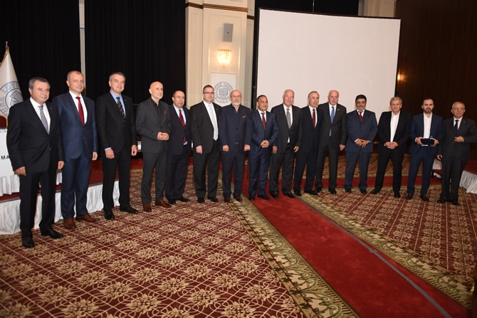 Türkiye'nin en büyük askeri gemisi için imzalar atıldı 15