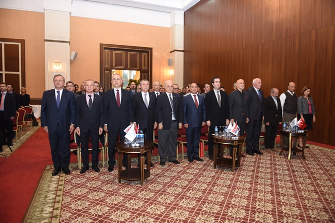 Türkiye'nin en büyük askeri gemisi için imzalar atıldı 2