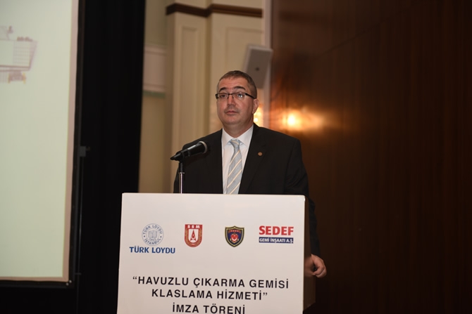 Türkiye'nin en büyük askeri gemisi için imzalar atıldı 5