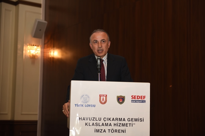 Türkiye'nin en büyük askeri gemisi için imzalar atıldı 7