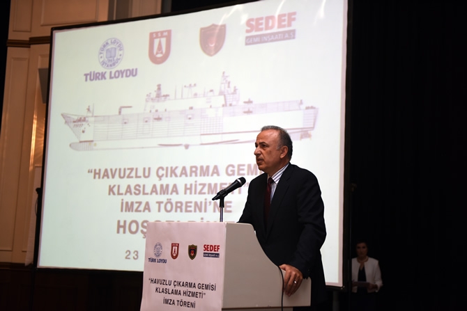 Türkiye'nin en büyük askeri gemisi için imzalar atıldı 8