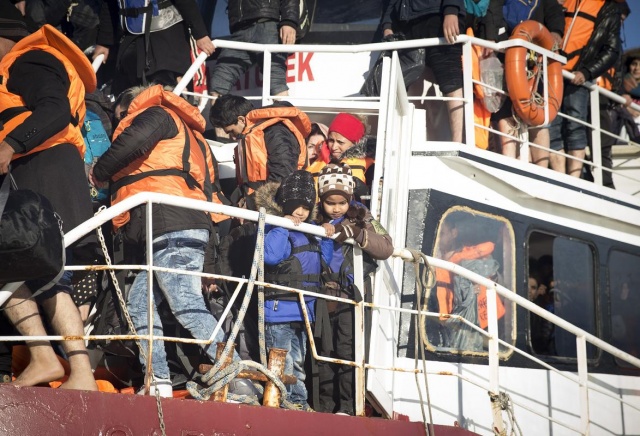 Karaya ulaşan sığınmacıların mutlu sonu 11