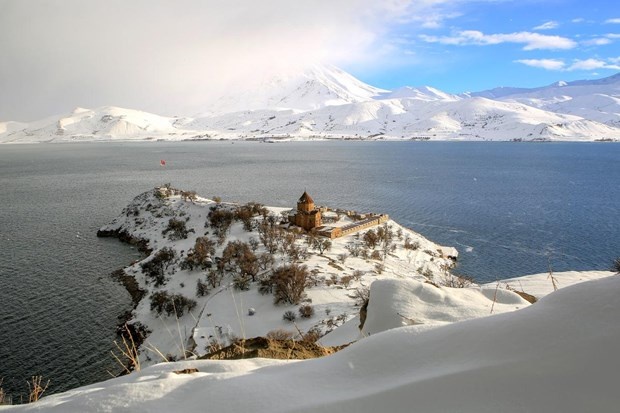 Akdamar Adası'nın güzelliği büyülüyor 11