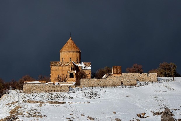 Akdamar Adası'nın güzelliği büyülüyor 4
