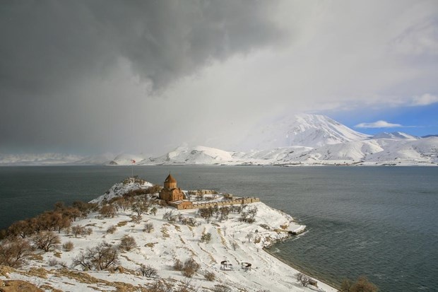 Akdamar Adası'nın güzelliği büyülüyor 8