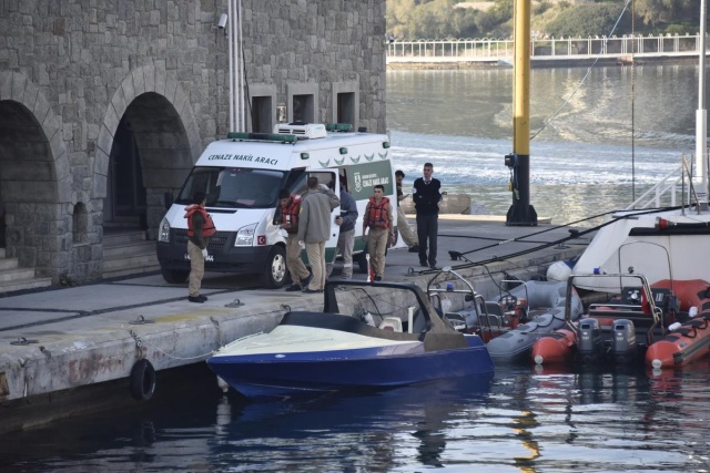 Mülteci teknesi battı: 4 ölü 5