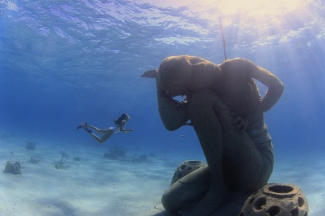 Büyüleyici sualtı heykelleri 6