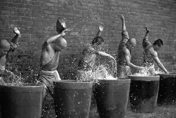 Shaolin rahiplerinin sıra dışı antrenmanı 16