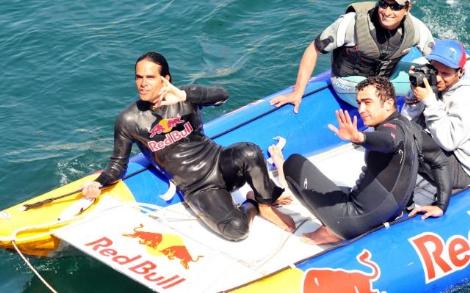 100 km hızla denize daldı 11