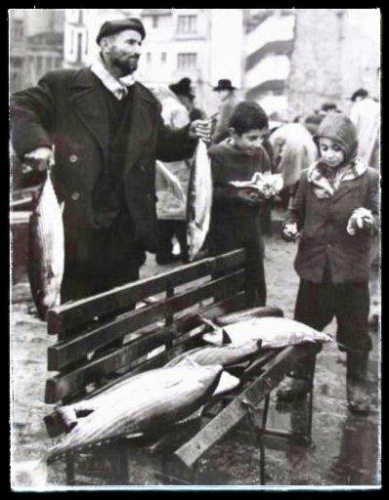 Balık dolu siyah beyaz İstanbul 11