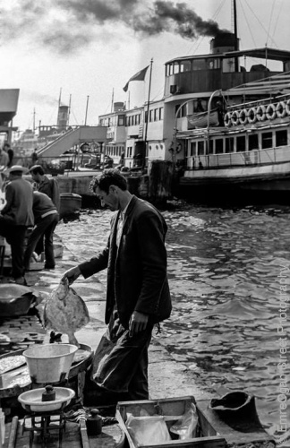 Balık dolu siyah beyaz İstanbul 23