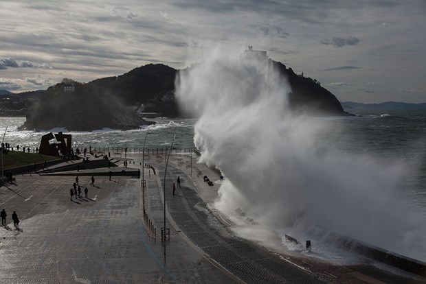 9 metrelik dev dalgalar 3