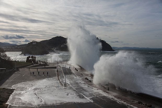 9 metrelik dev dalgalar 5