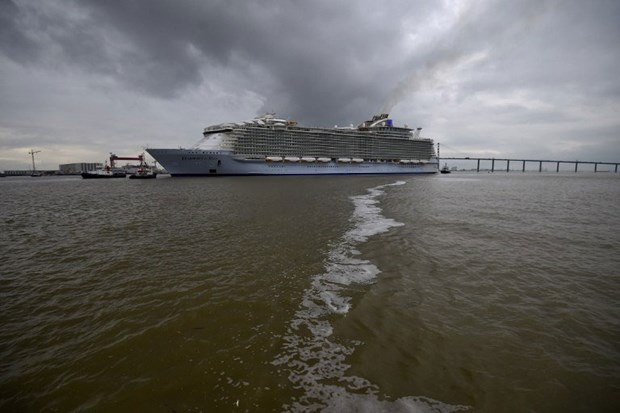 Dev yolcu gemisi ilk seferine çıktı 3