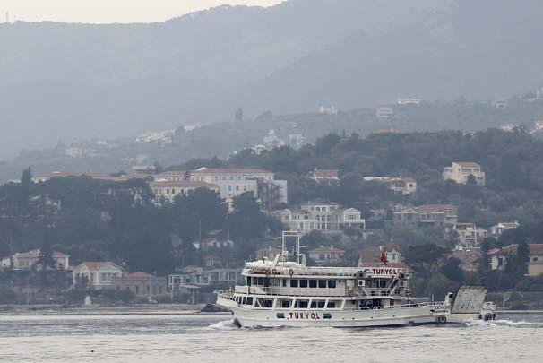 Göçmenler yola çıktığı esnada aktivistlerden protesto 6