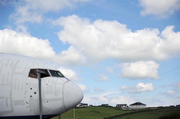 Uçak denizden taşındı 11